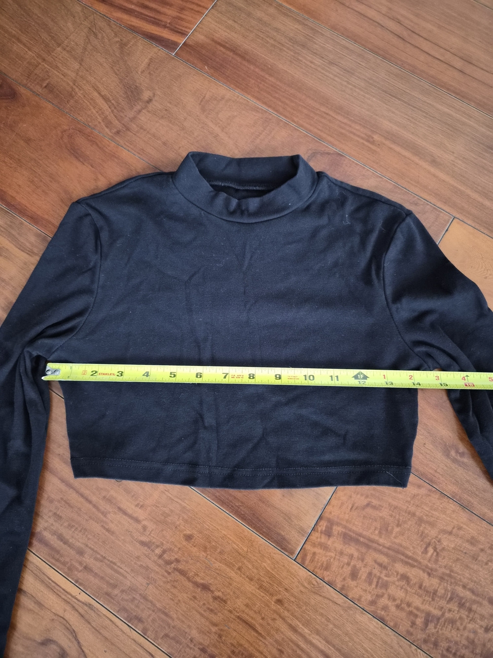 Black Long Sleeve Mock Neck Crop Top - Size XS - Picture 7 of 13